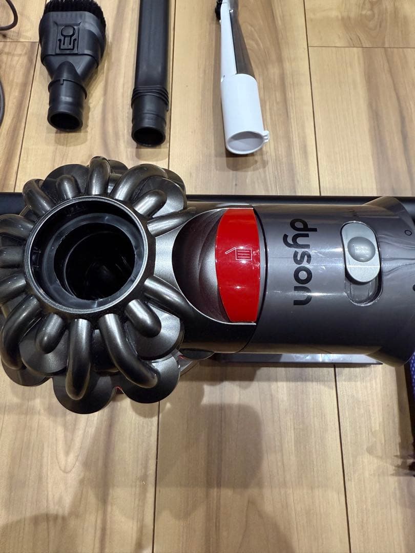 ダイソン Dyson V8 Slim Fluffy コードレス掃除機 SV10K