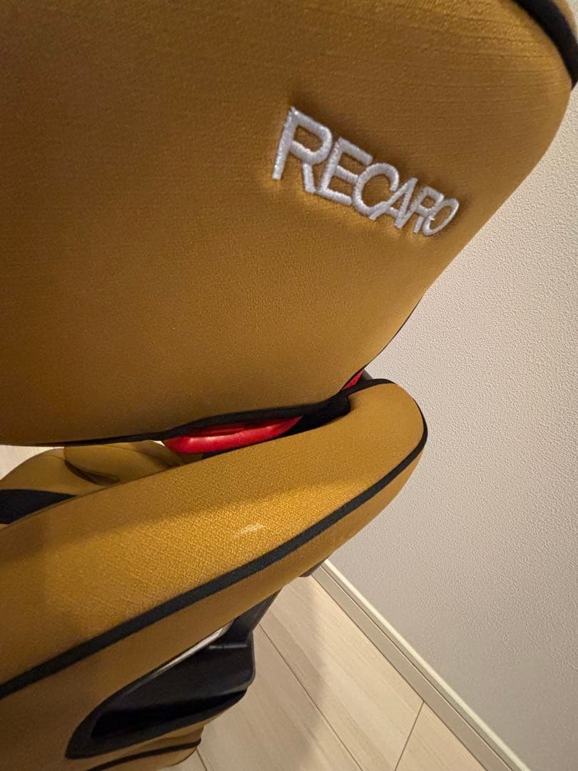 レカロジュニアシート j3neo 限定色イエロー