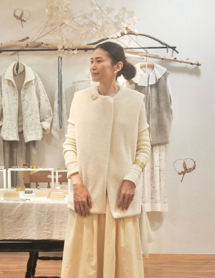 プリスティン フェイクファーノーカラージレ オフホワイト　オーガニックコットン