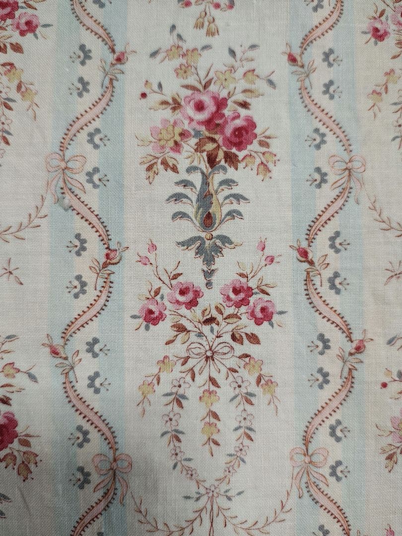 フランス　アンティークファブリック　リボン　ローズ　繊細な柄　100年以上前の布