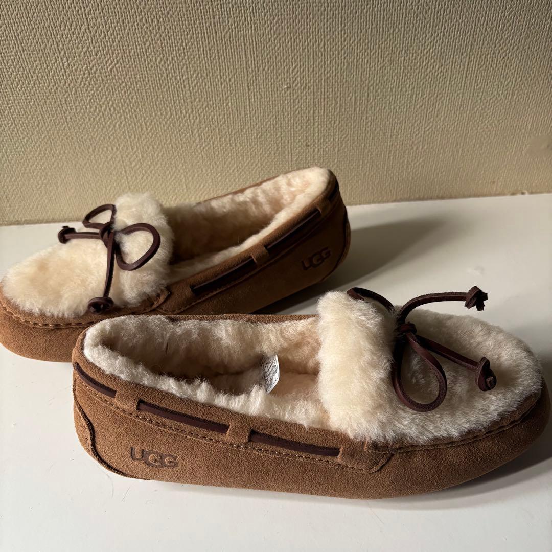 未使用級⭐︎UGG アグ モカシン ファー シープスキン スリッポン 23.0