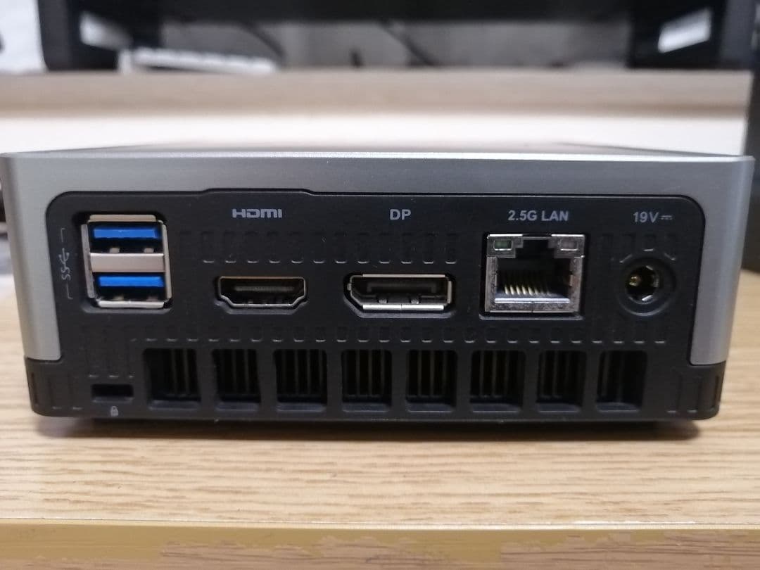 ミニPC MINISFORUM UM350