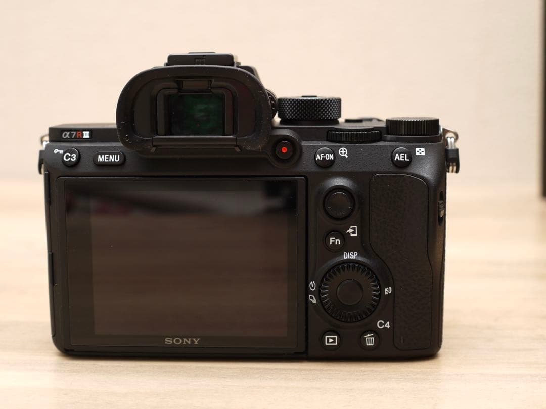 SONY α7R III ミラーレス一眼カメラ