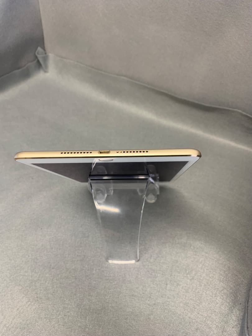 超美品 SIMフリー iPad mini 第4世代 32GB