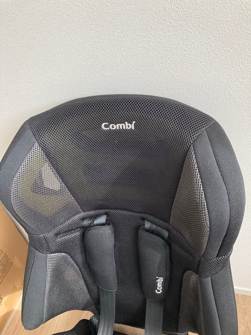 Combi ジョイトリップ エアスルー GG ブラック チャイルドシート