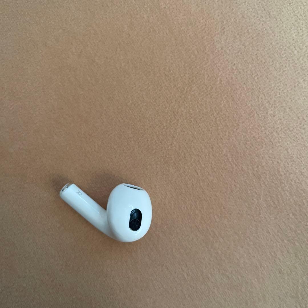 Apple国内純正品　第三世代AirPods 右耳のみの商品です。