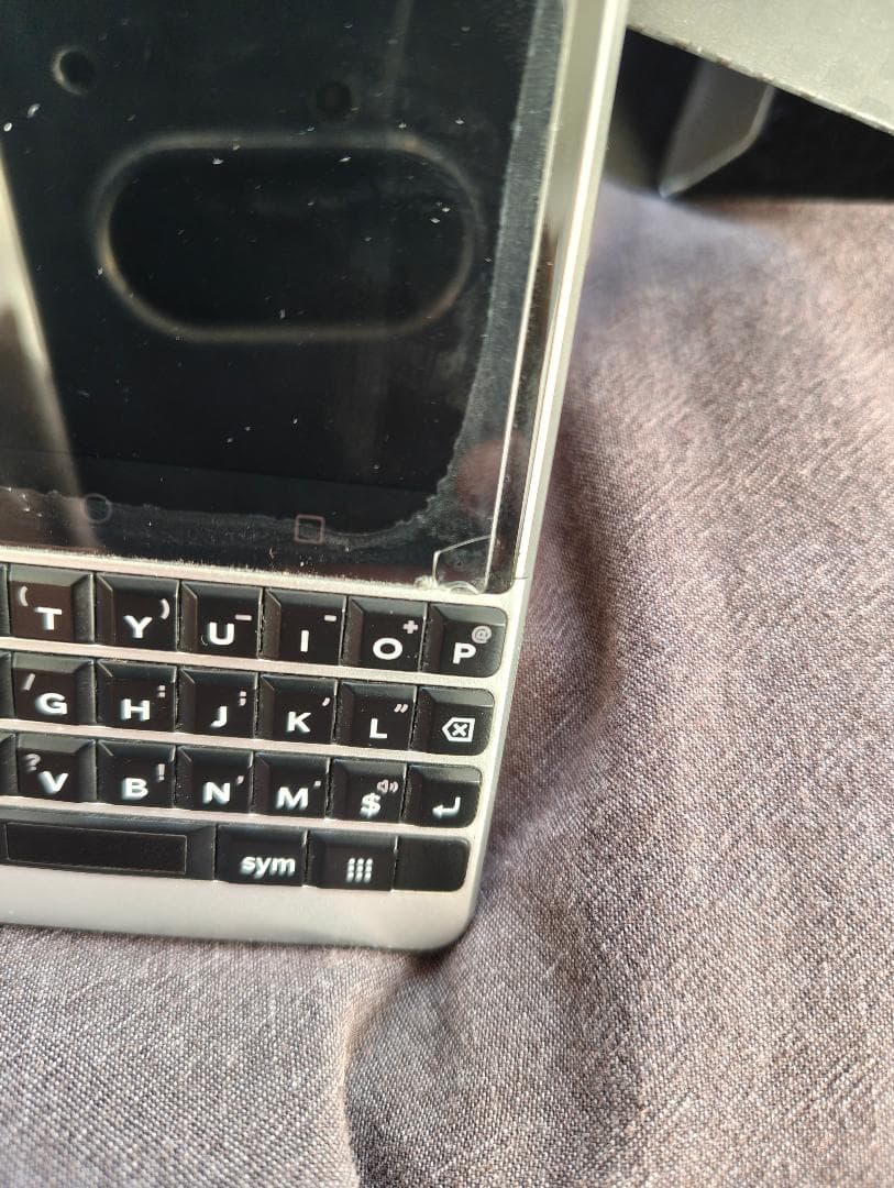 【美品】BlackBerry KEY2 64GB/6GB シルバー SIMフリー