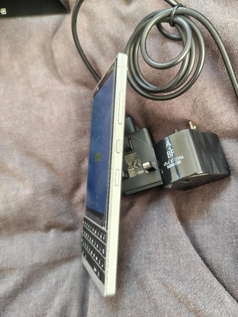 【美品】BlackBerry KEY2 64GB/6GB シルバー SIMフリー