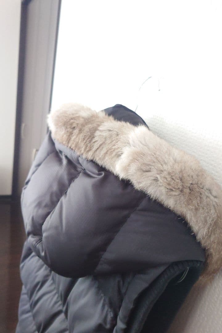 【極美品】BURBERRY ファー付きダウンベスト ブラック サイズL