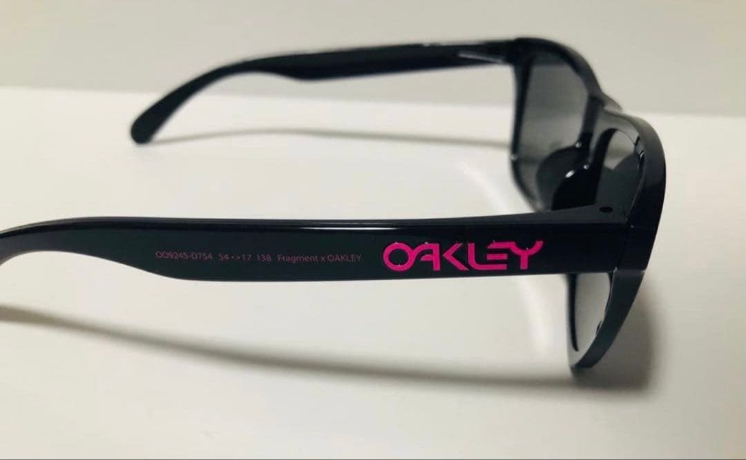 新品　未使用Oakley fragment frogskins フロッグスキン