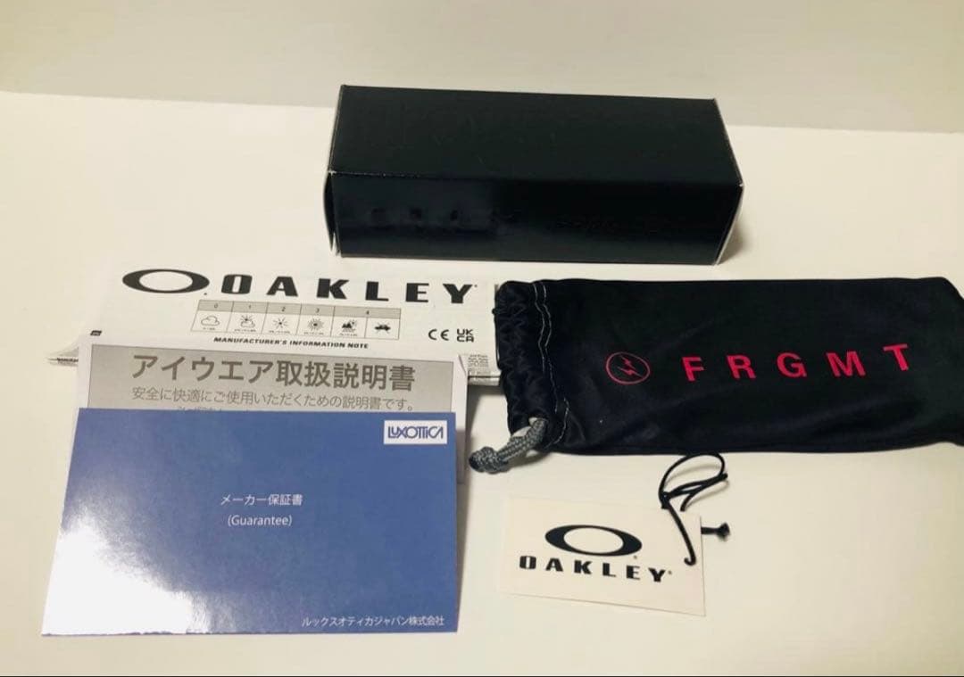新品　未使用Oakley fragment frogskins フロッグスキン