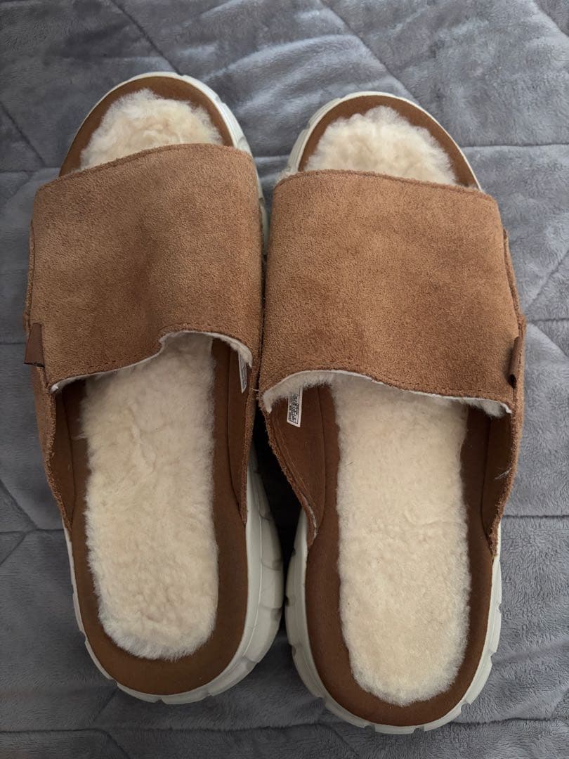 UGG コンフォートサンダル ブラウン