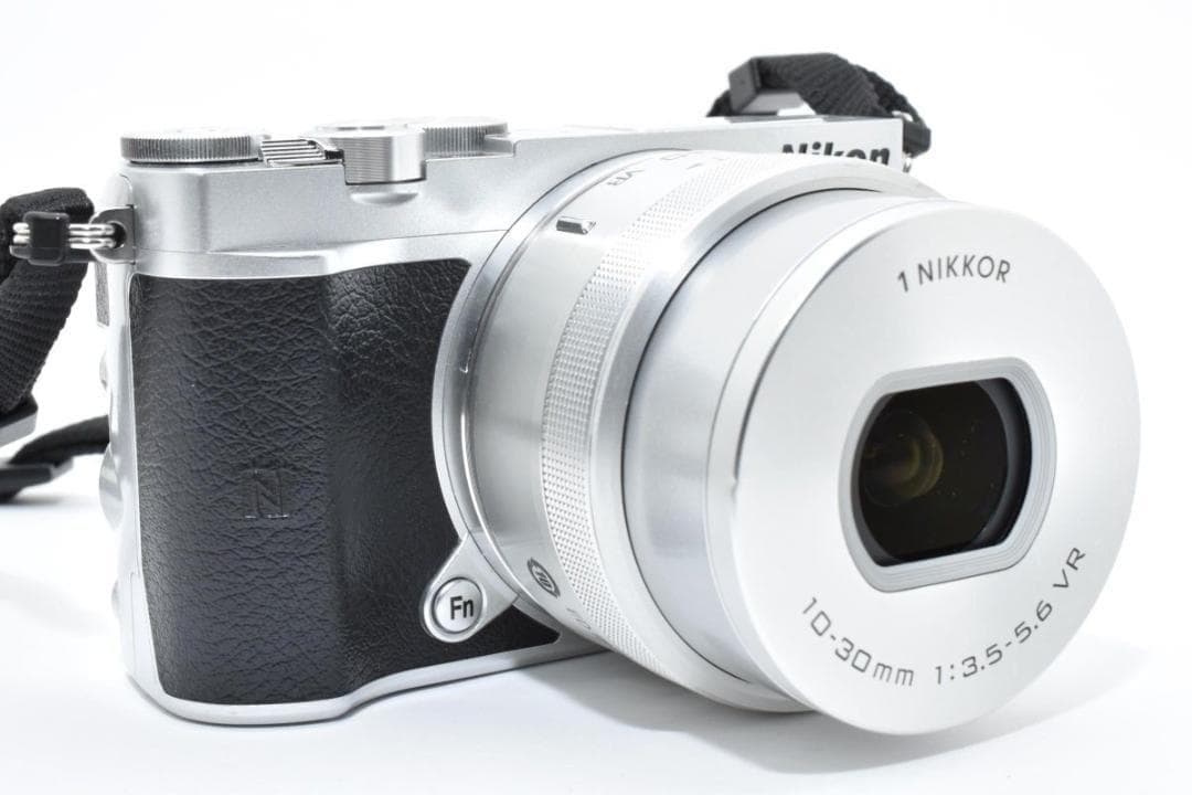 【大人気】 Nikon ニコン 1 J5 レンズキット ミラーレス一眼カメラ