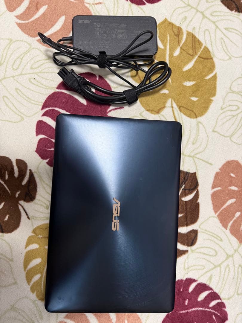 ASUS 15インチ UX550GD