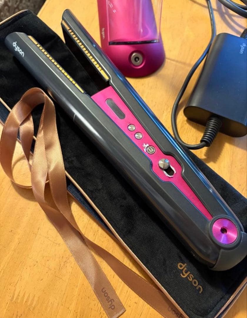 ダイソン　コラール　ヘアアイロン　ピンク