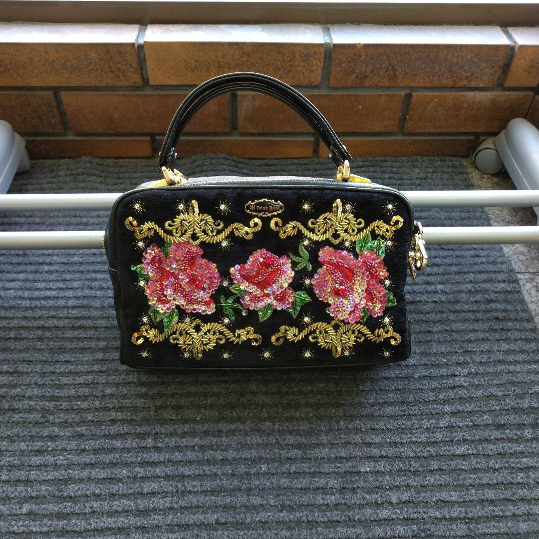 花刺繍 黒 クラッチバッグ