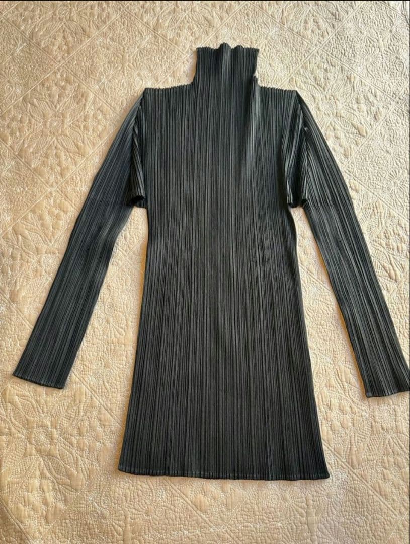 PLEATS PLEASE ISSEY MIYAKE ブラック 長袖 トップス