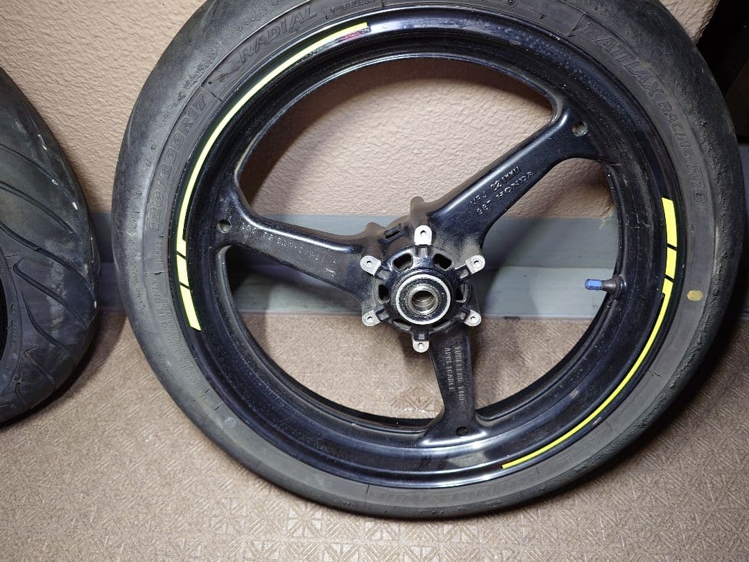 cbr600rr pc40前期　フロントホイール