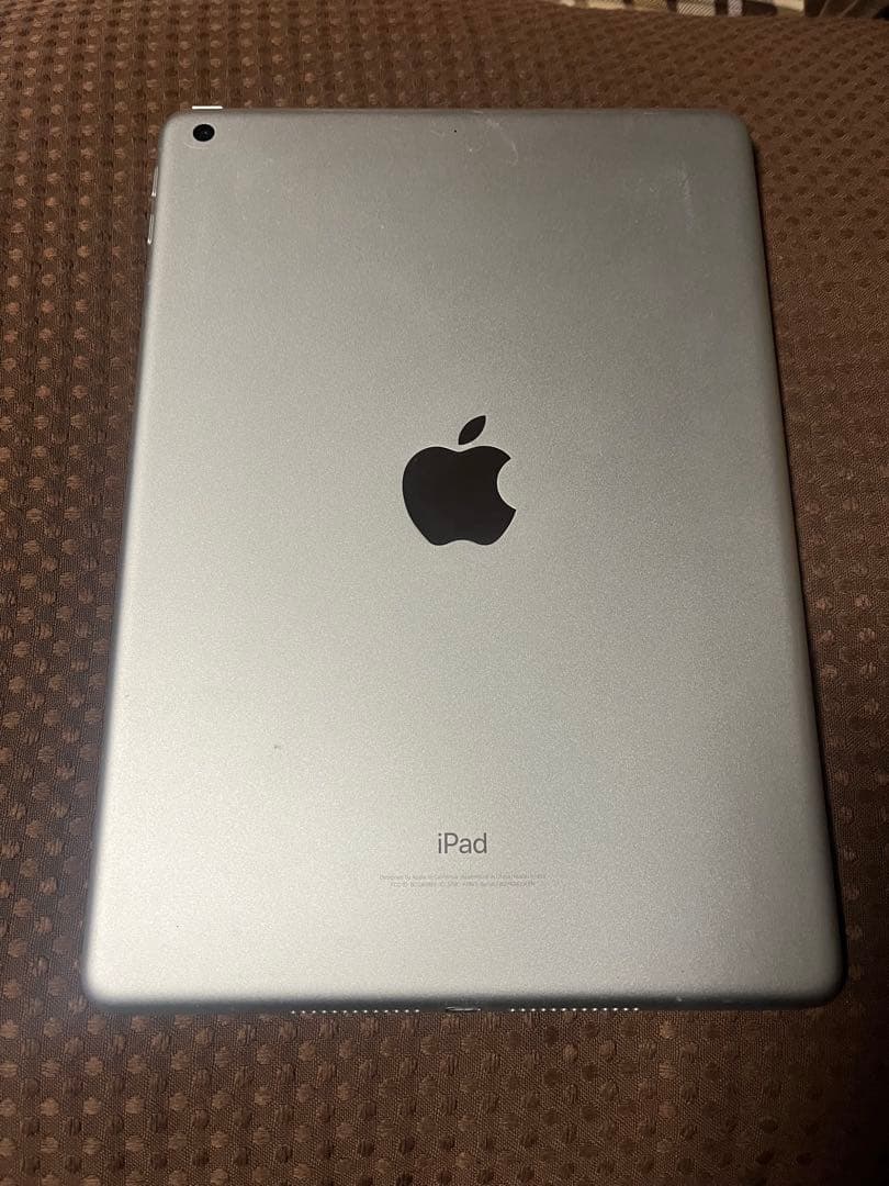 iPad6世代　128GB シルバー　Wi-Fiモデル