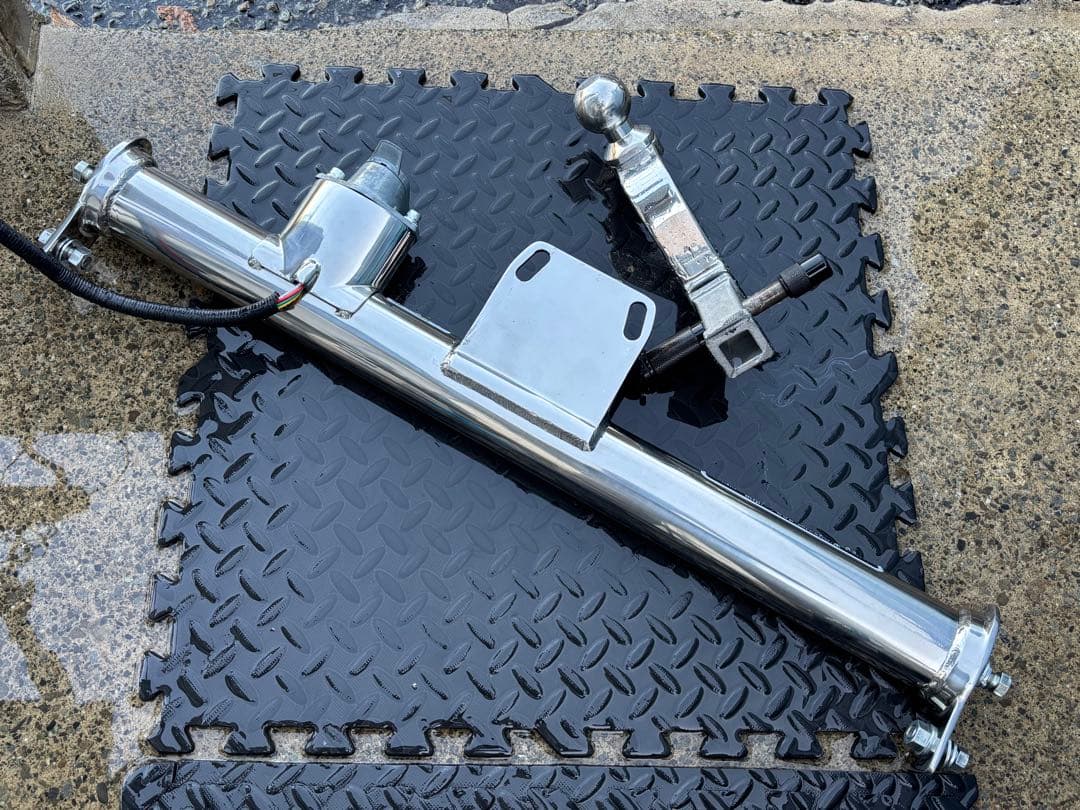 極美品 200系ハイエース用 SOLEX ステンレスヒッチメンバー T-120