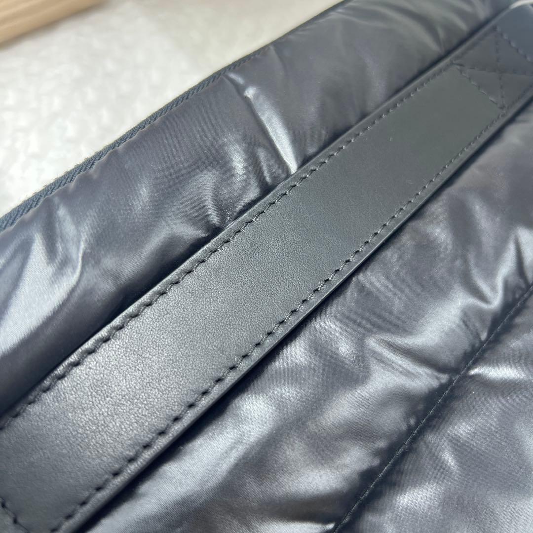 ✨ほぼ未使用✨MONCLERモンクレール　クラッチバッグ　PCケース　ナイロン