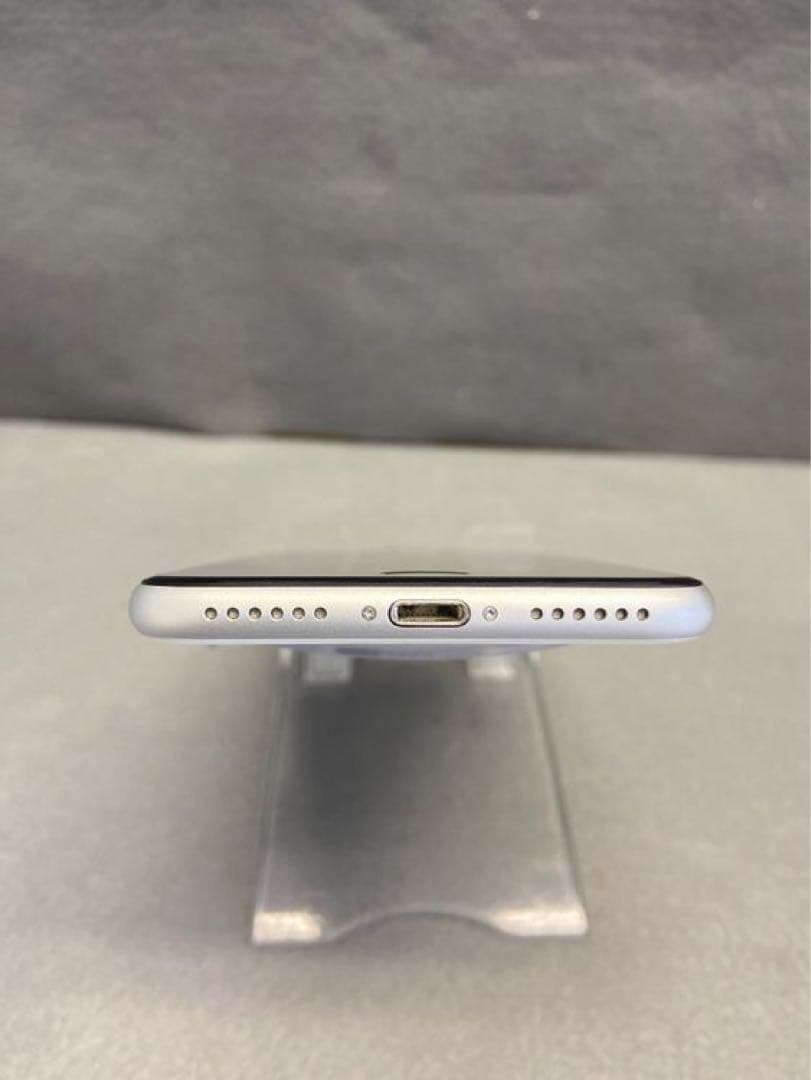 超美品 国内版 SIMフリー iPhoneSE 第2世代 64GB ホワイト色