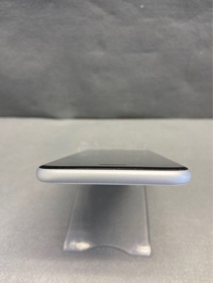 超美品 国内版 SIMフリー iPhoneSE 第2世代 64GB ホワイト色