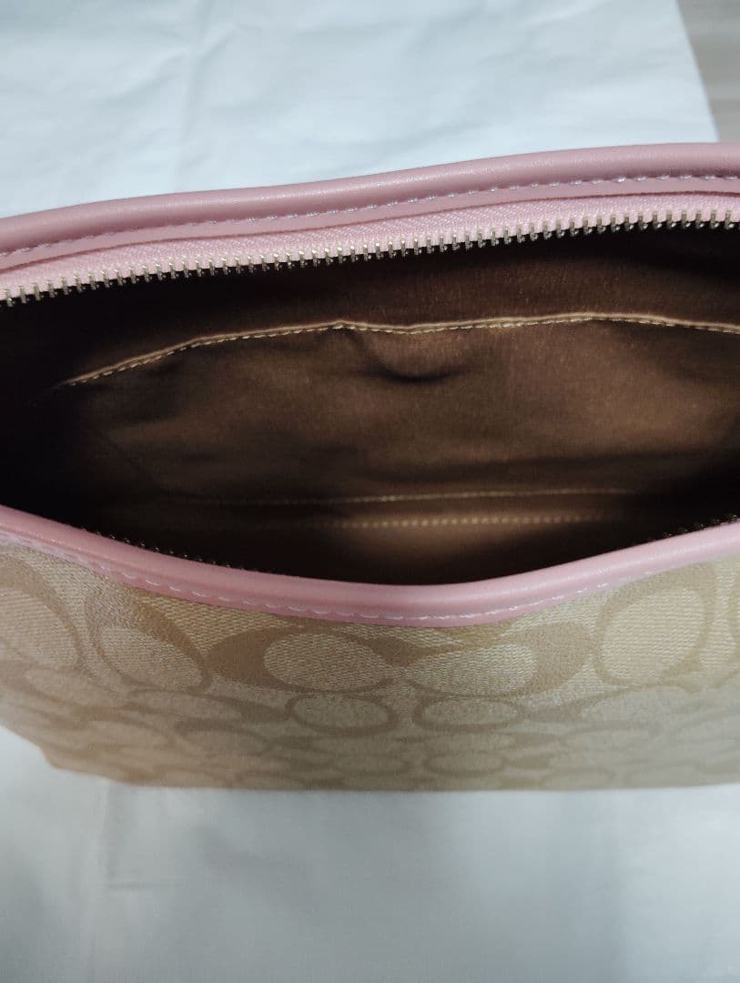 1/25まで大特価！新品　COACH 花と蝶 ショルダーバッグプラ袋布袋付