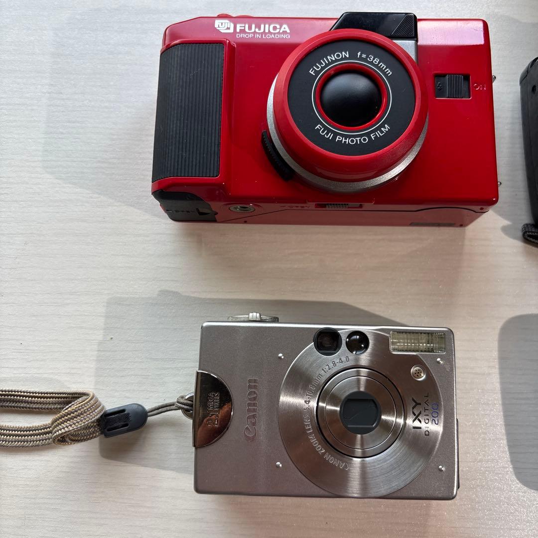 デジタルカメラセットとフィルムカメラ（各種ブランド） … **ジャンク**