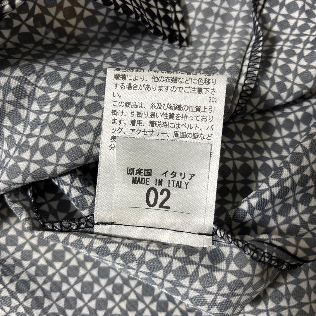 新品　ナラカミーチェ　サテン幾何プリントフリル長袖ブラウス　サイズ４　3L 15