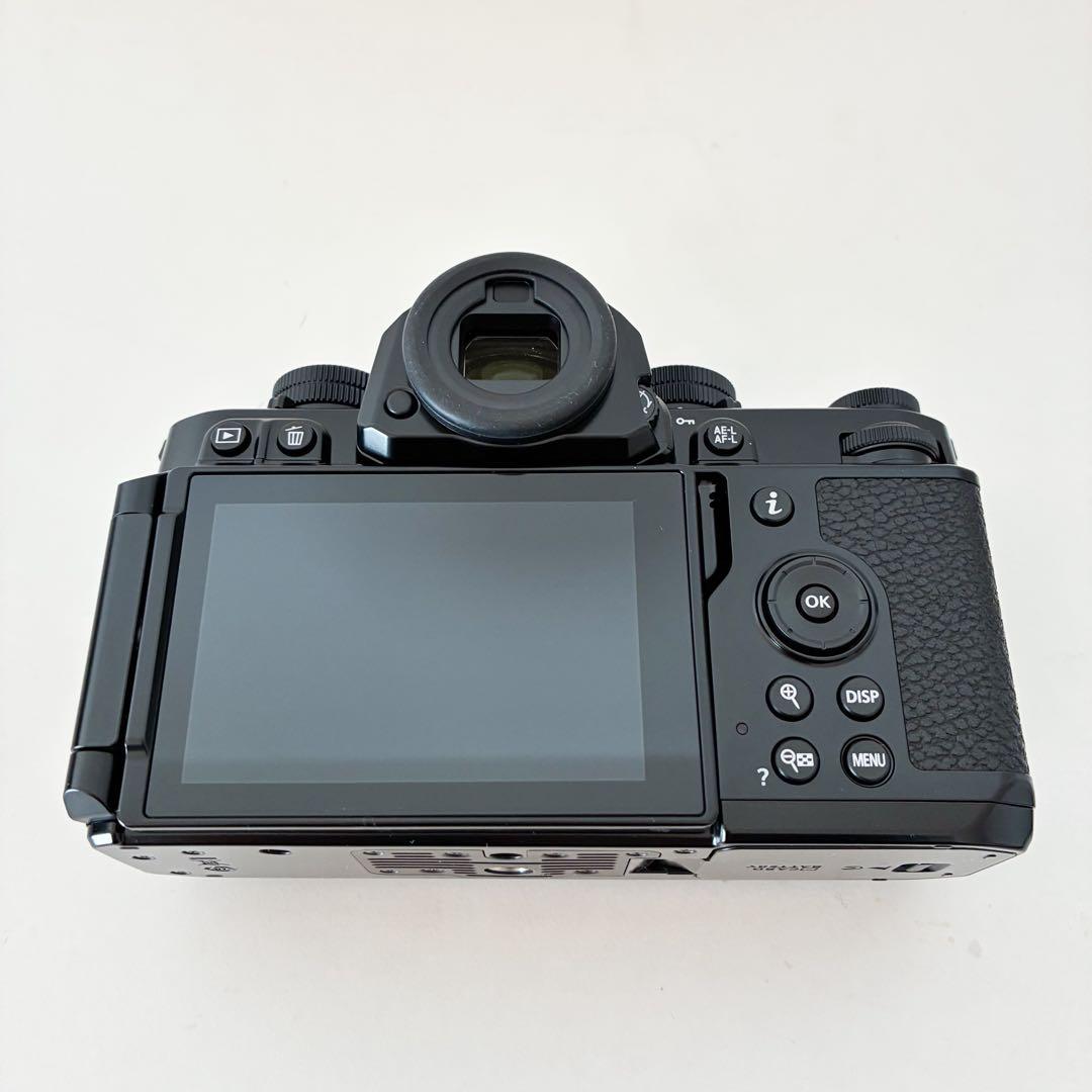 【付属品多数】Nikon Zf ボディーと限定マウントアダプターなど