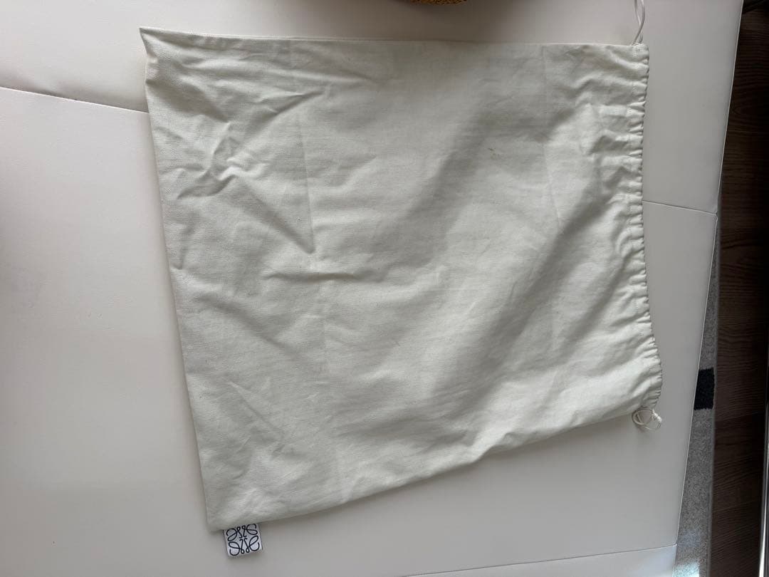 ま*ん様 LOEWE ロエベ シェルバスケットバッグ アナグラムチャーム