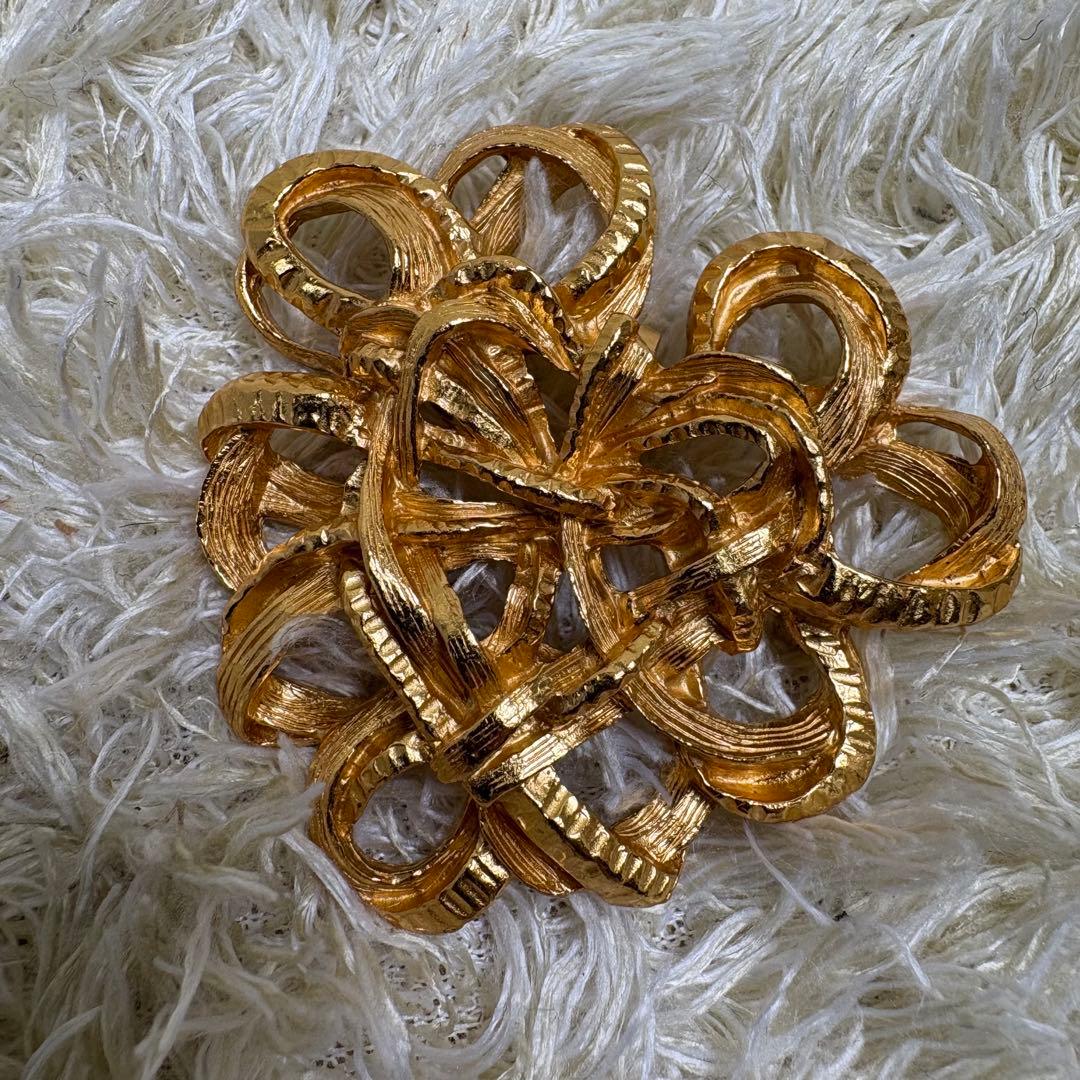 クリスチャンラクロワ　ハート　デザイン　ブローチ