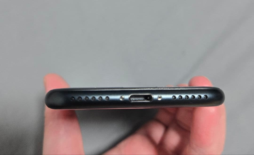 【美品】Apple iPhone SE 第3世代 64GB