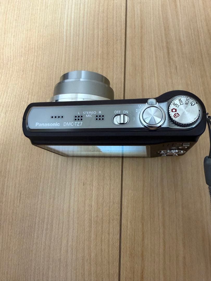 Panasonic LUMIX DMC-TZ7 12倍ズーム