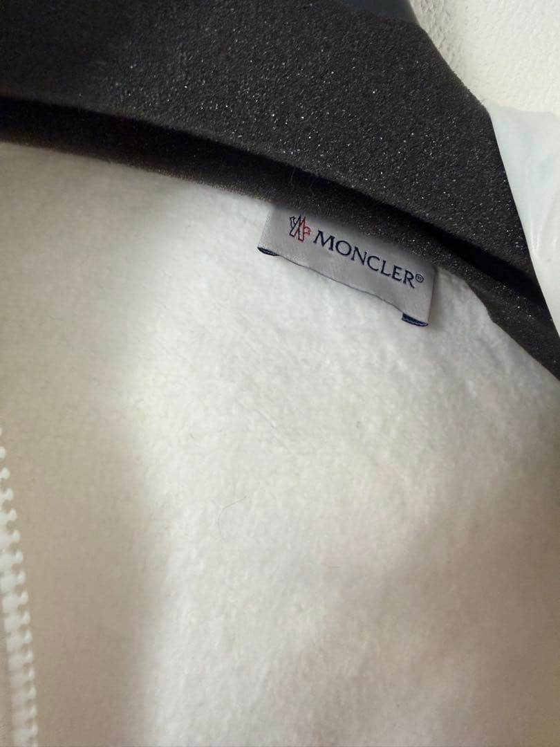 MONCLER ホワイト パーカー フード付き
