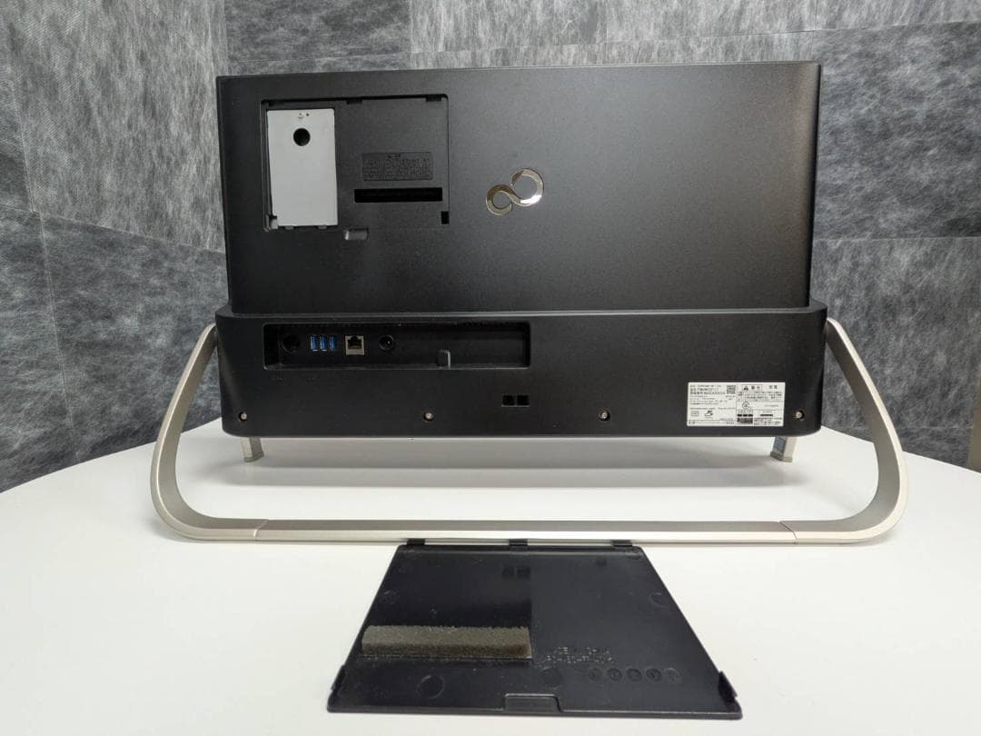 富士通 ESPRIMO WF1/C2（型番：FMVWC2F17）