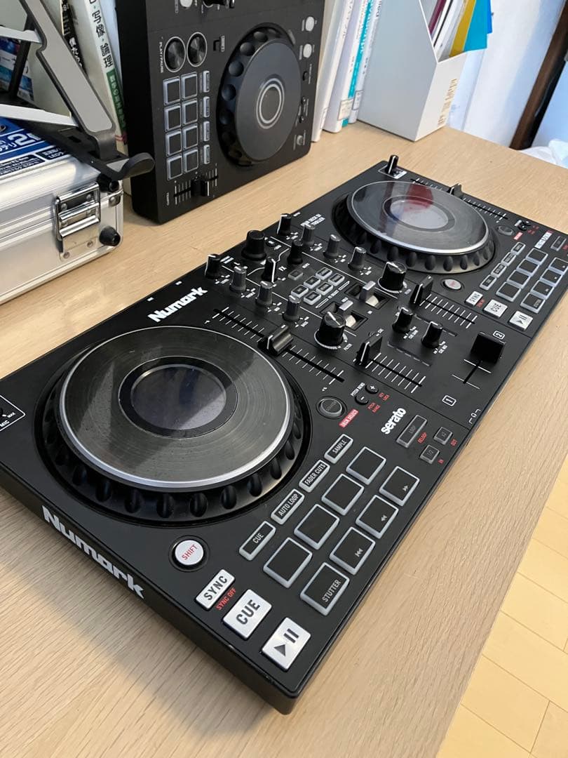 Numark Mixtrack Pratinum DJコントローラー　本体のみ