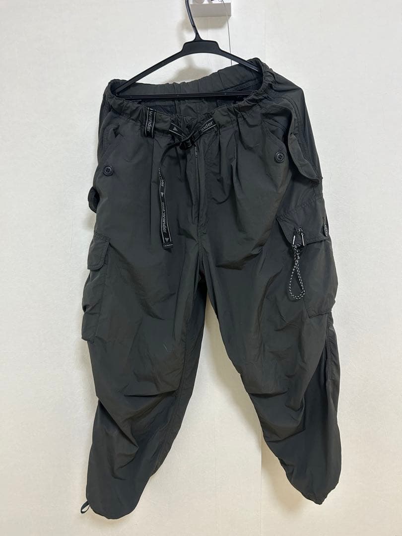and wander 黒 カーゴパンツ　ナイロンパンツ