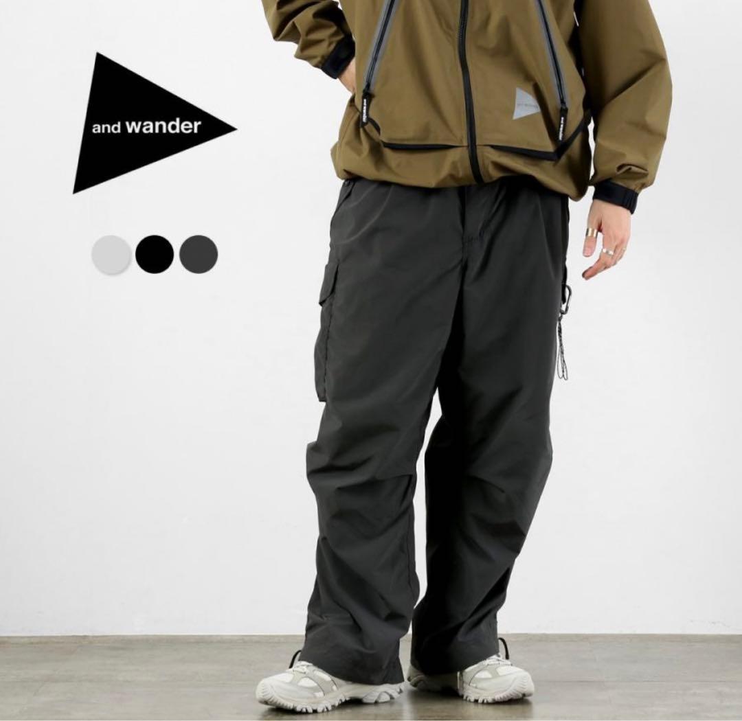 and wander 黒 カーゴパンツ　ナイロンパンツ