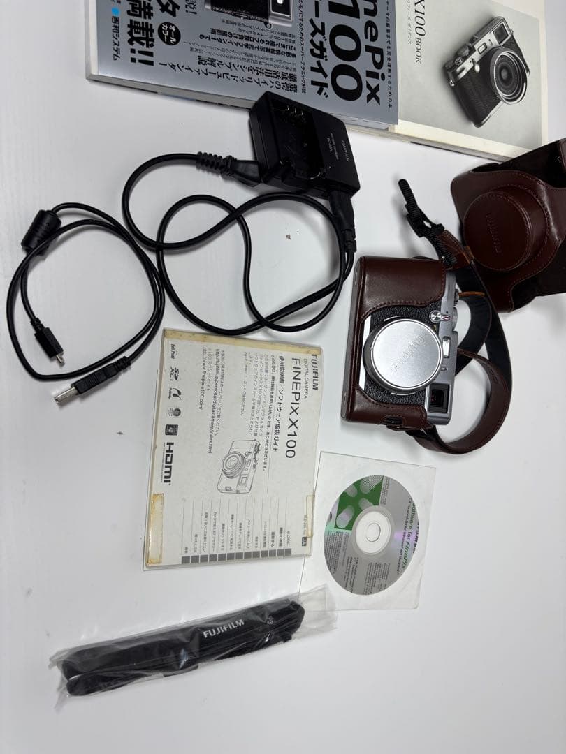 【極美品】富士フイルム X100 コンパクトデジタルカメラ