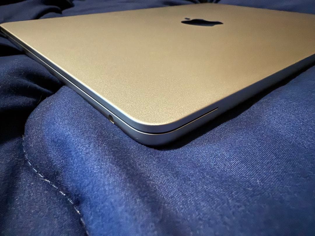 MacBook Air M3 2024 13インチ