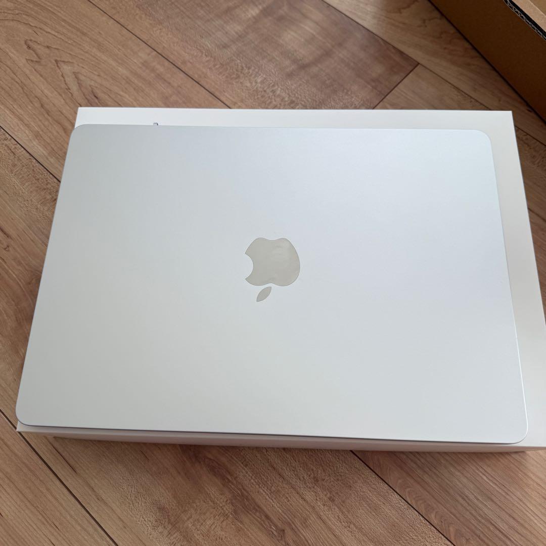 MacBook本体 macbook air m2 2022 8g 256gb