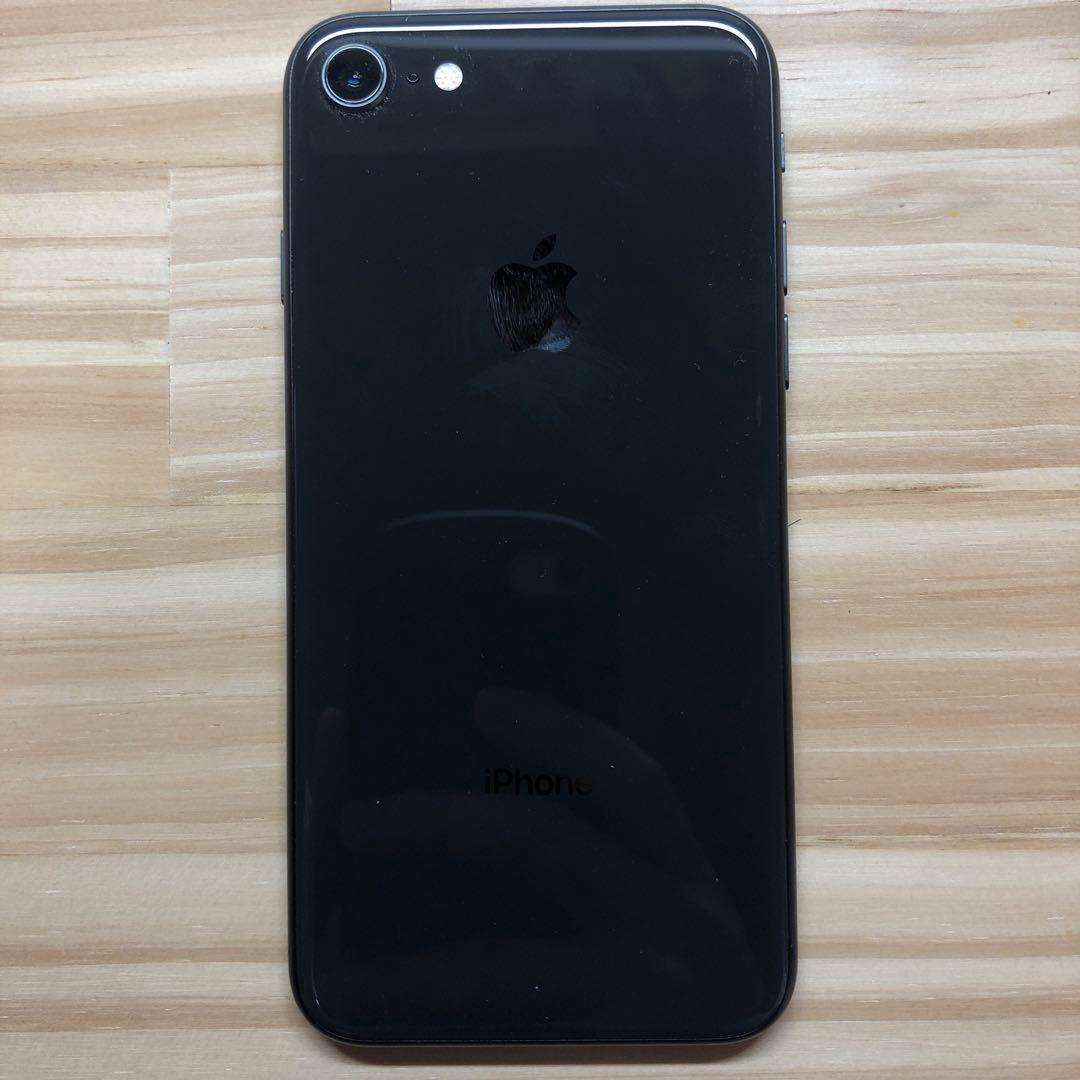 iPhone 8 本体　スペースグレイ 64 GB