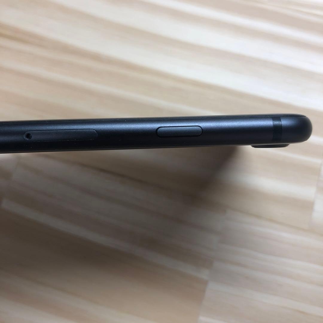 iPhone 8 本体　スペースグレイ 64 GB