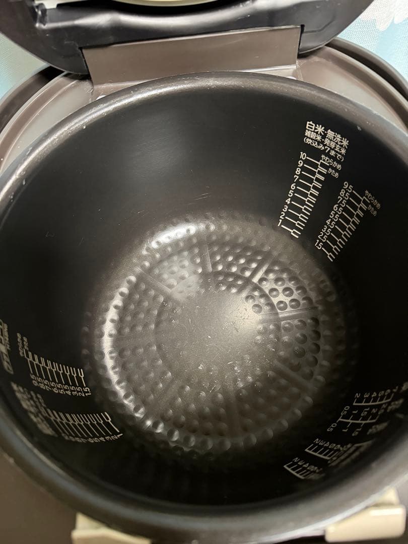 日立 大容量 圧力IH炊飯器 1升炊き 黒厚鉄釜 ライトブラウンRZ-WG18M