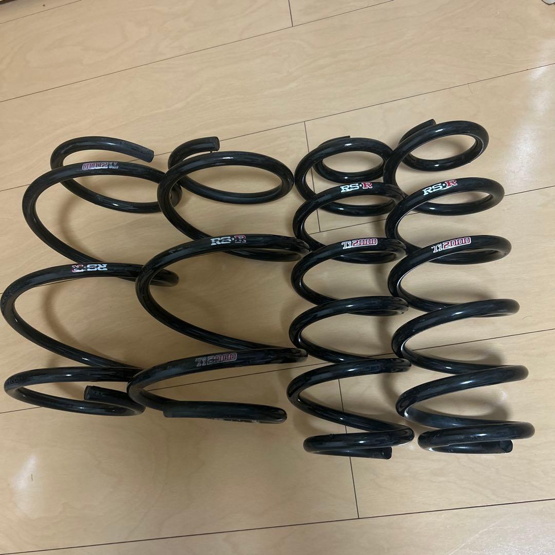 プリウスZVW55 ダウンサス(RSR Ti2000）