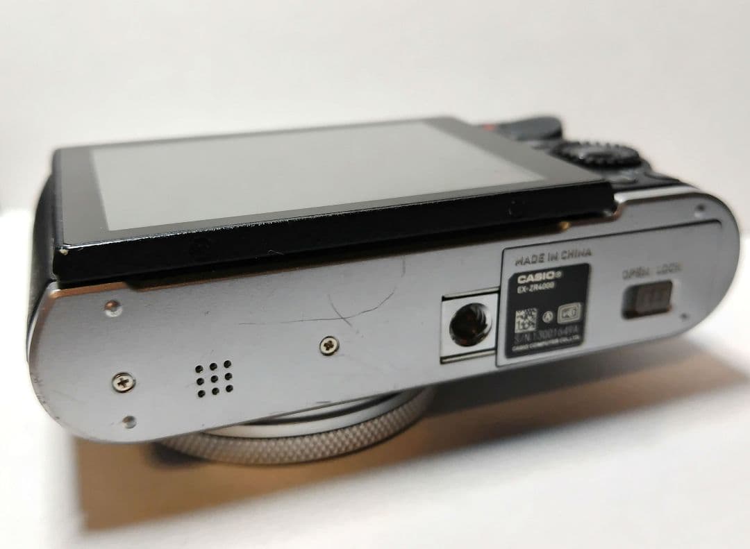 CASIO　デジタルカメラ　EX-ZR4000