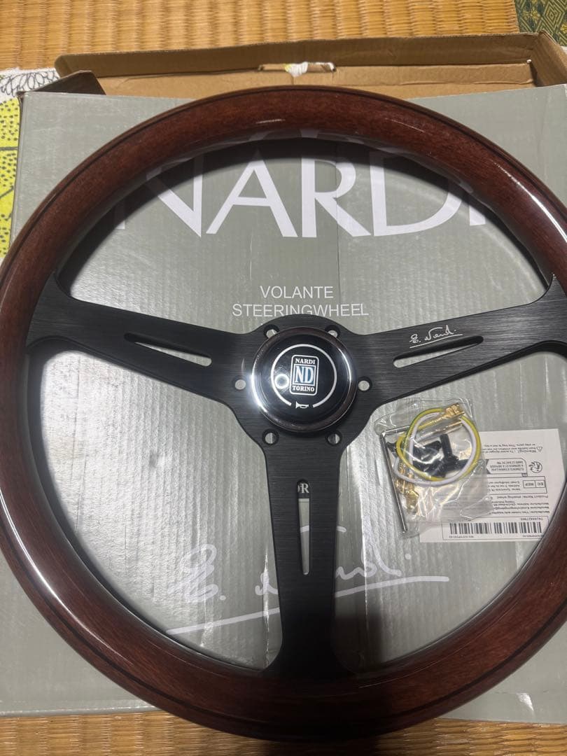 車のハンドル年末超特価❣️