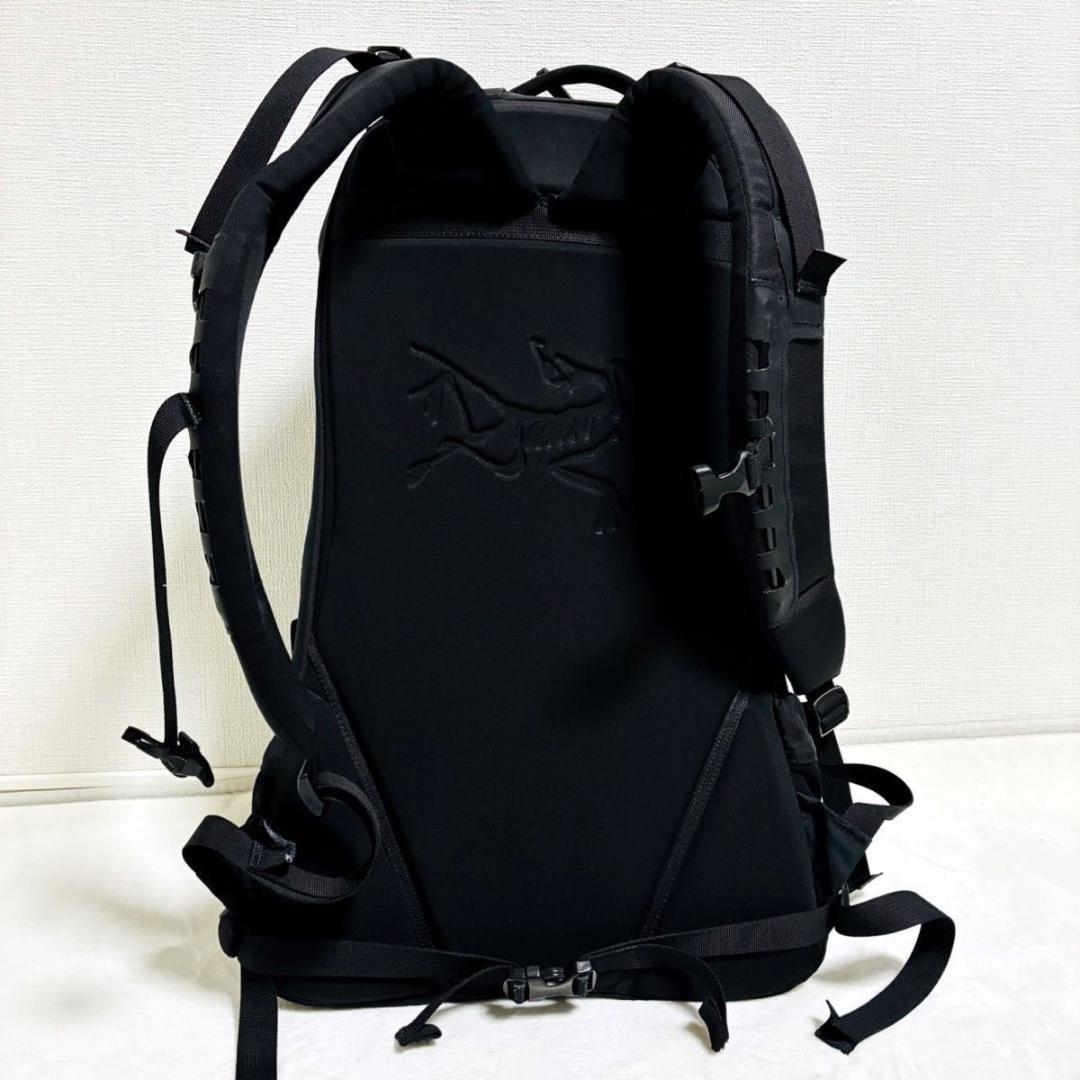 廃盤品 アークテリクス バックパック リュック アロー22 ステルブラック